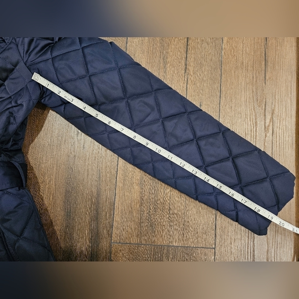 T Tahari Navy Quilted Belted Coat - Size S - Picture 13 of 16